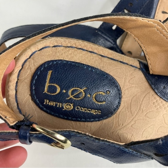 B.O.C. Blue Leather Sandals Size 10 - Picture 4 of 6